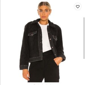 LEVI’S | Ex-boyfriend Trucker Sherpa jacket